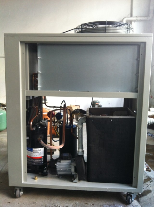 風(fēng)冷渦旋式低溫冷凍機(jī) 風(fēng)冷渦旋式低溫冷凍機(jī)